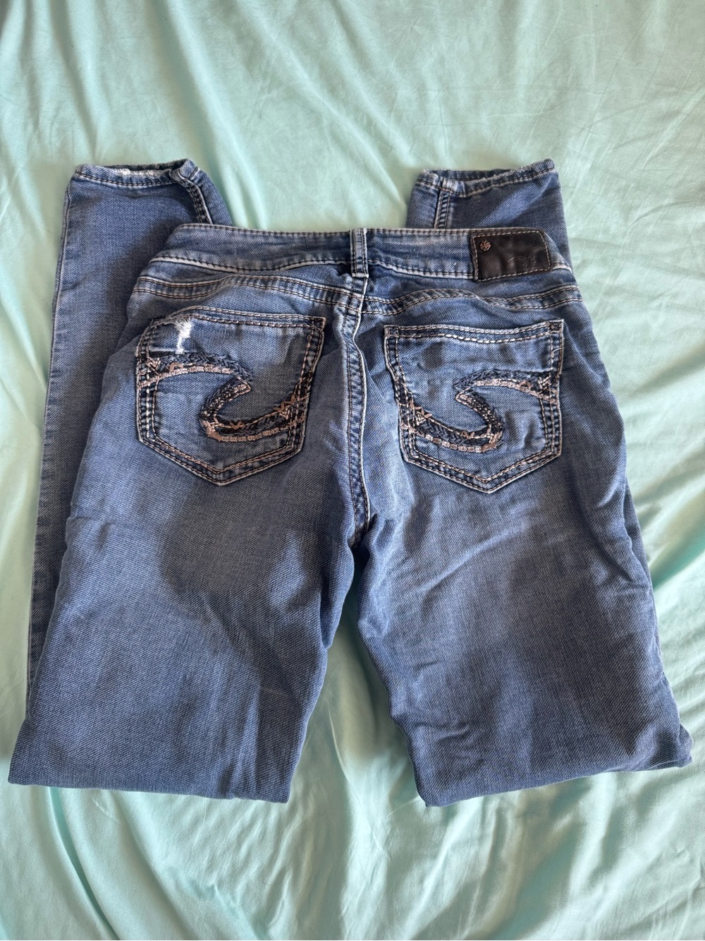 Silver Jeans Women's Suki Joga Distressed Denim Size 27